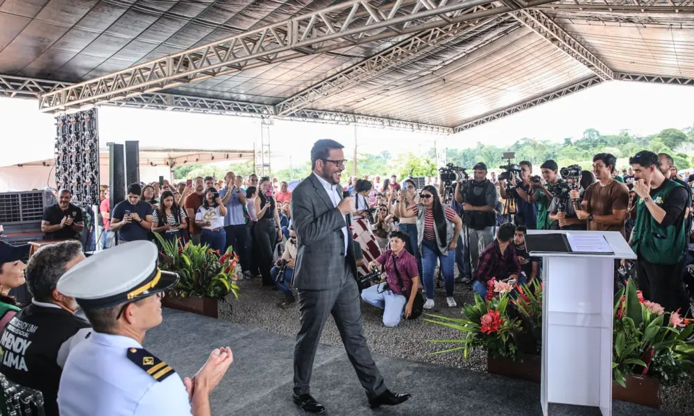 Governador diz estar “de saco cheio” da oposição: “vão ter que me engolir”