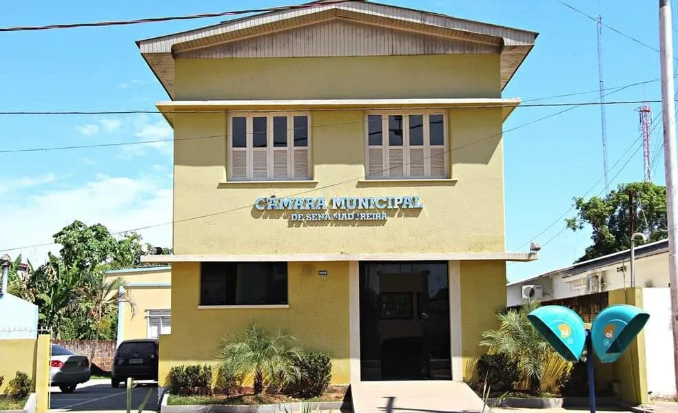 Câmara de Sena Madureira fixa auxílio-saúde de R$ 2,5 mil para vereadores e R$ 800 para servidores