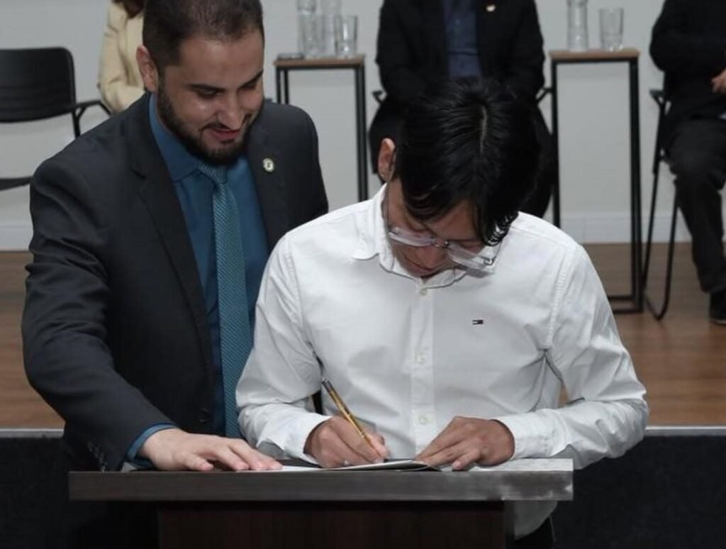 Indígena Huni Kuĩ é aprovado como docente no Ifac e faz história no Acre