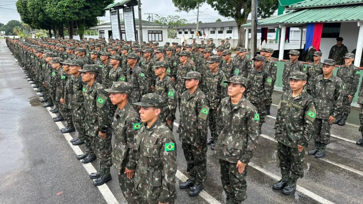 Exército incorpora 130 novos recrutas no 61º BIS em Cruzeiro do Sul