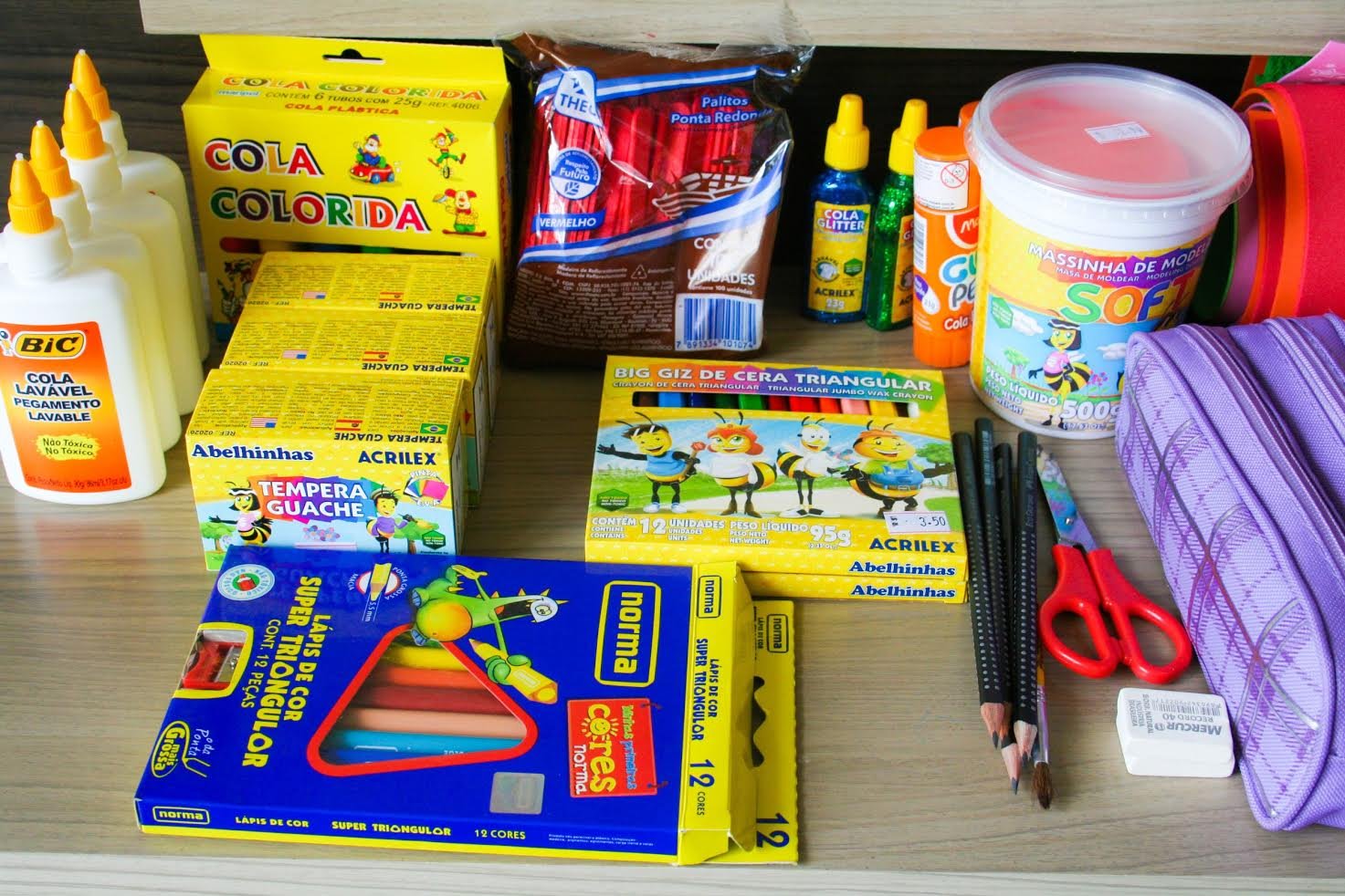 Lei cria cartão material escolar para estudantes da rede estadual no Acre