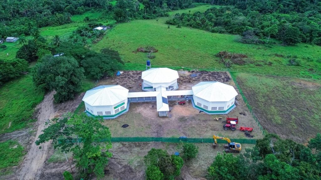 Nova escola estadual é inaugurada em terra indígena de Mâncio Lima