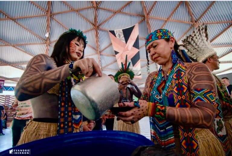 Puyanawas terão mais de 400 litros de caiçuma na festa dos Povos Indígenas em Mâncio Lima