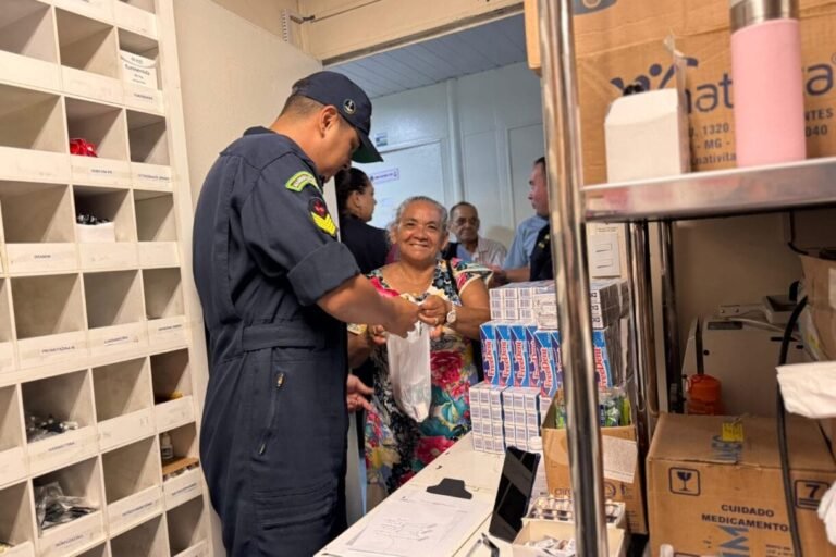 Navio da Marinha realiza mais de 1,3 mil atendimentos em Cruzeiro do Sul e segue missão no Juruá