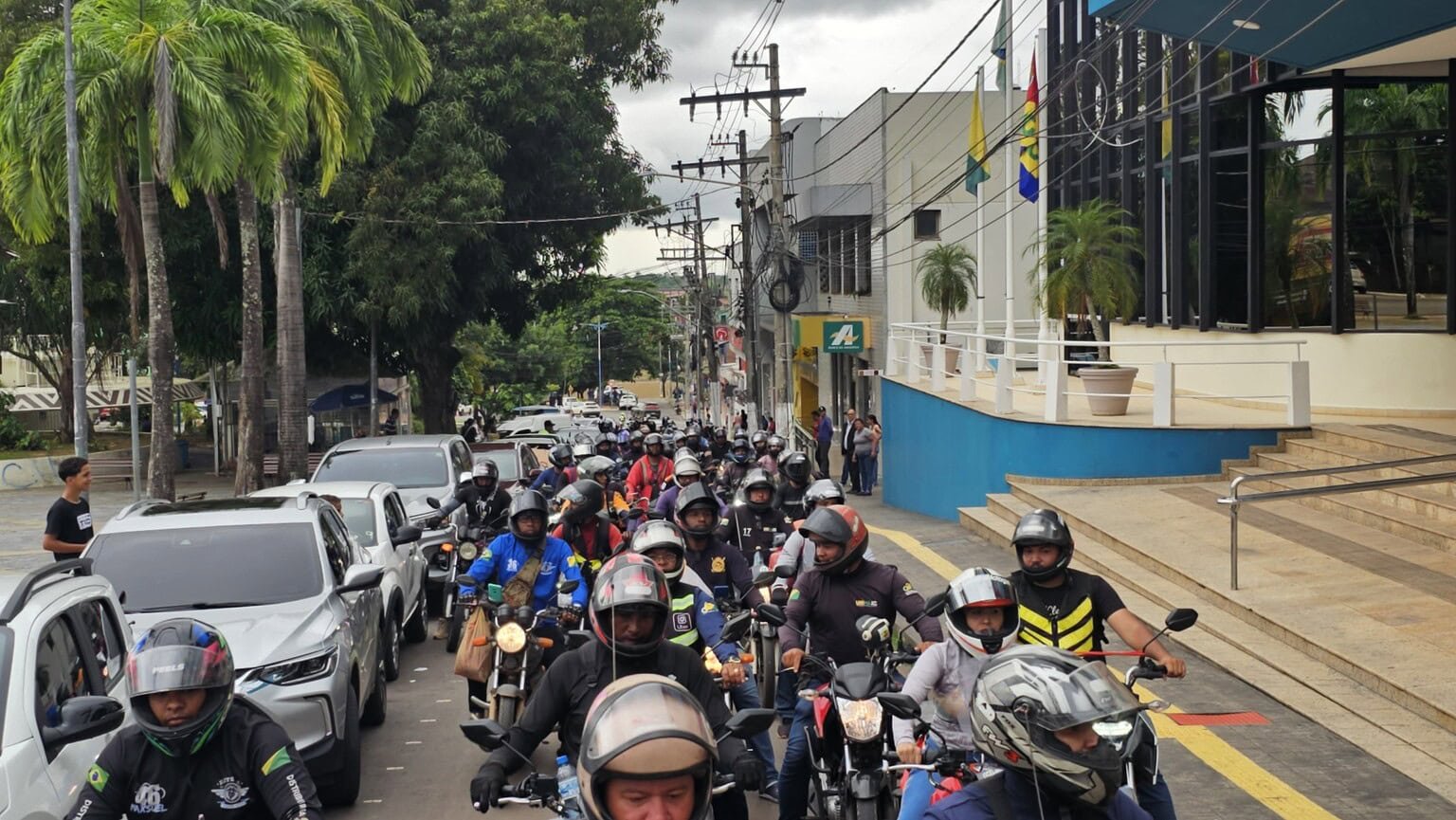 Motoristas e entregadores por aplicativo fazem paralisação em Rio Branco e cobram melhores condições de trabalho