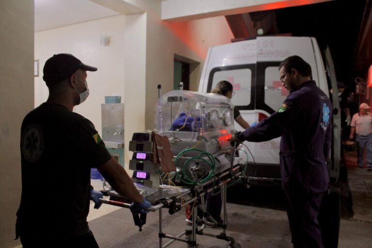Bebê de 11 dias é transferido em UTI aérea do Acre para cirurgia cardíaca urgente em São Paulo