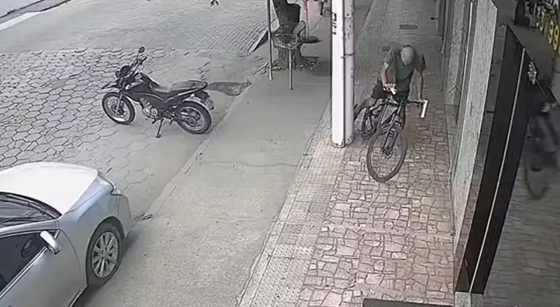 Homem é preso por furtar bicicleta apenas 7 minutos após sair da prisão