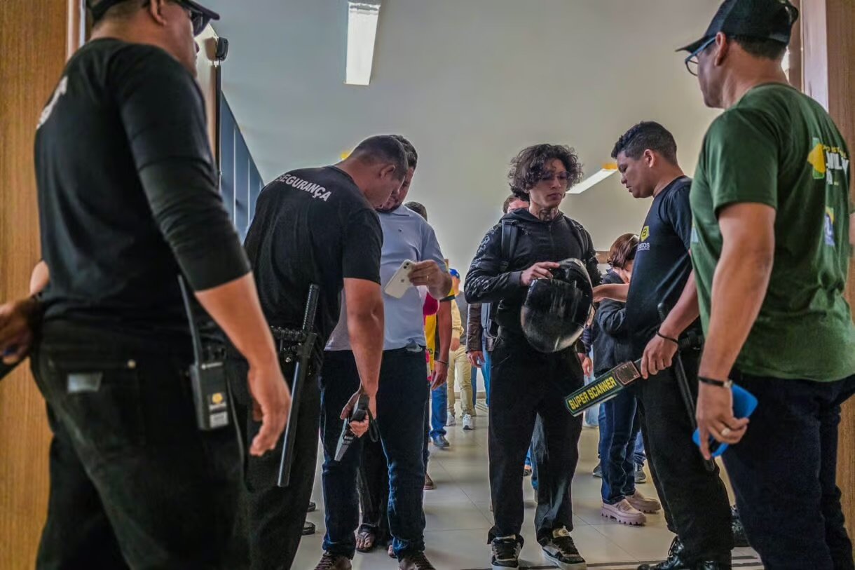 Segurança reforçada marca chegada de Nikolas Ferreira em evento do PL na capital acreana