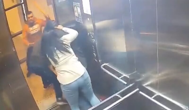 Manobrista com porrete salva mulher atacada com facadas pelo ex; veja vídeo
