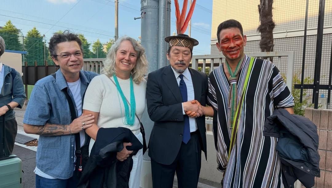 Benki Piyako recebe premiação da Fundação Niwano pela Paz em cerimônia em Tóquio