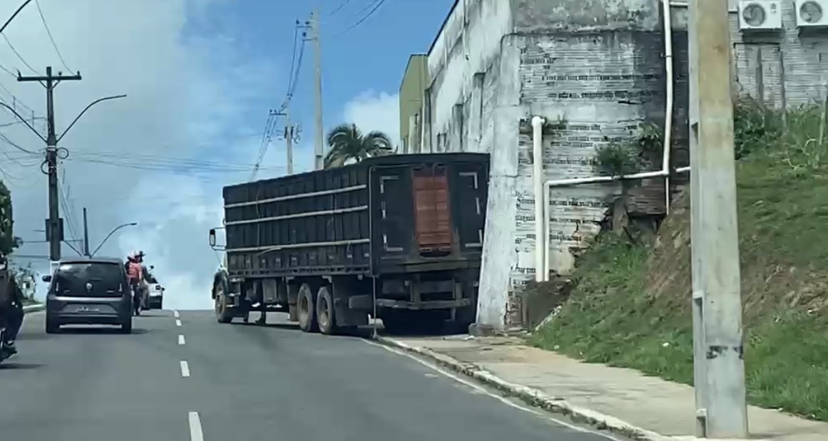 Cruzeiro do Sul vai restringir circulação de caminhões e carretas nos horários de pico