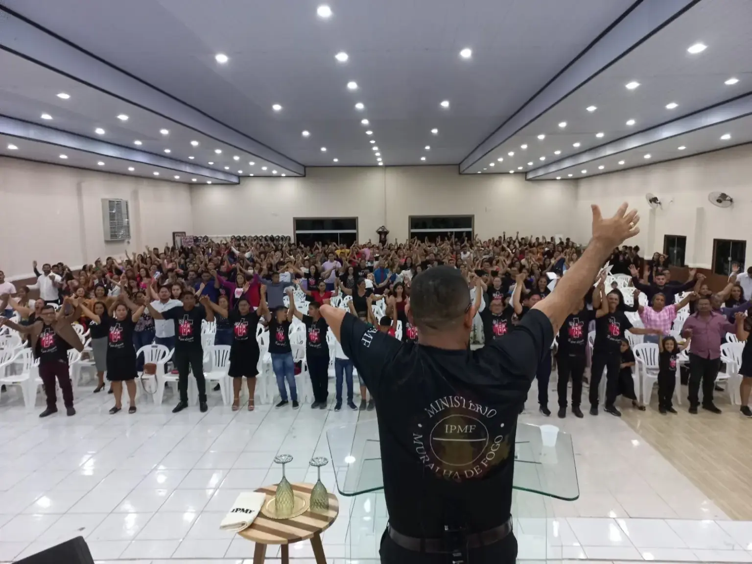 Cantora Valquíria de Oliveira participará de congresso na Igreja Pentecostal Muralha de Fogo em Cruzeiro do Sul