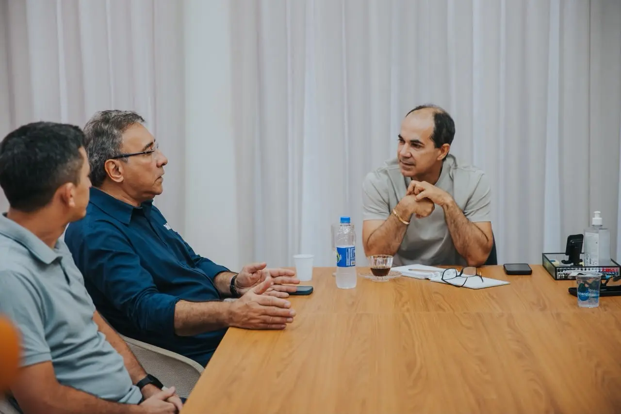 Prefeitura de Cruzeiro do Sul recebe equipe do DNIT que apresenta projeto de recuperação da BR-364