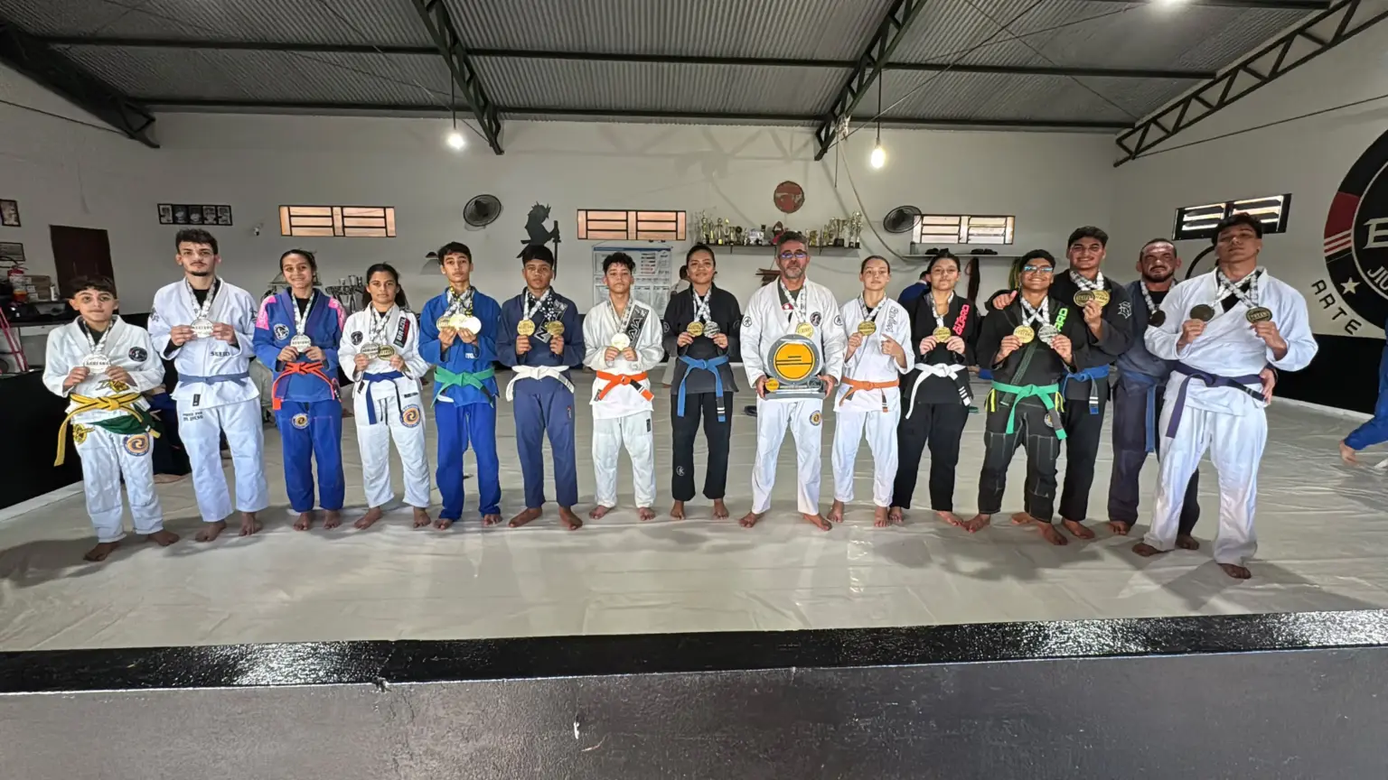 CT Nauas conquista vice-campeonato por equipes na Copa Pódio e soma cerca de 80 medalhas