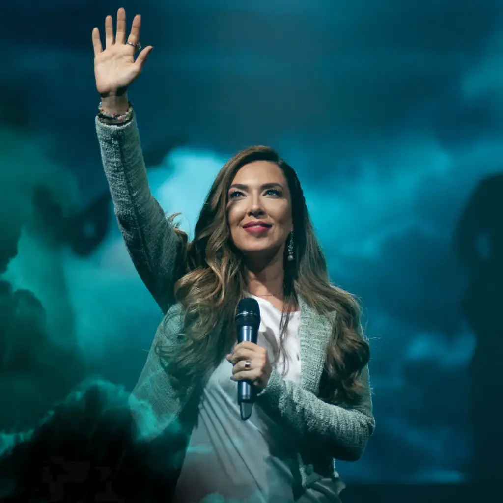 Cantora gospel Aline Brasil confirma presença no Festival do Milho, em Porto Walter