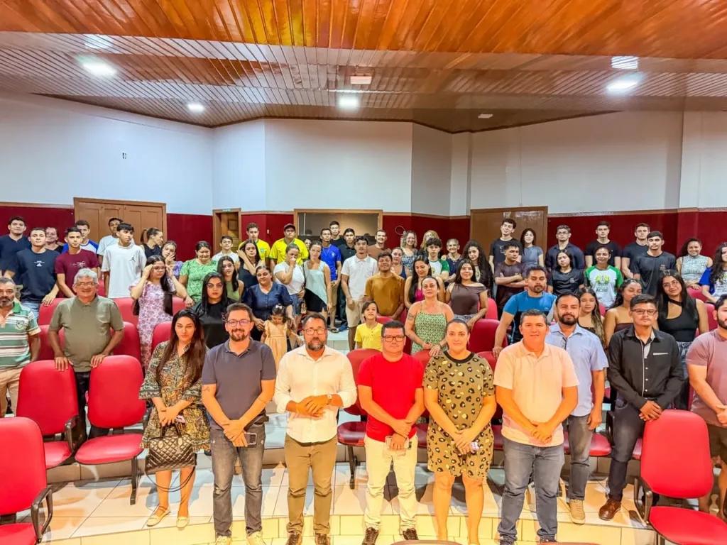 Programa Abrindo Portas para o Primeiro Emprego chega à sua segunda edição em Feijó, beneficiando mais 40 estudantes