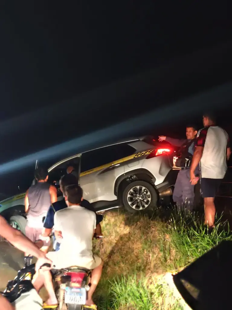 Polícia Militar recupera em Guajará veículo roubado durante assalto e sequestro de taxista em Cruzeiro do Sul