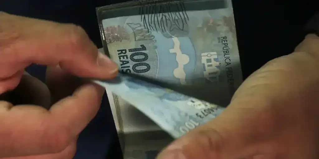 Servidores do Acre recebem salários e primeira parcela do 13º nesta quarta-feira