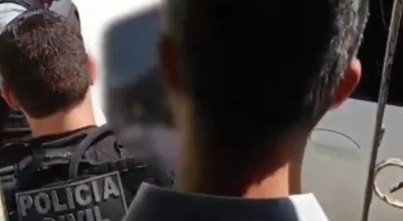 Professor é detido pela polícia suspeito de envolvimento com menores durante aulas particulares