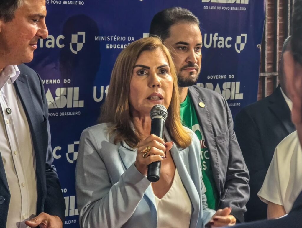 Guida Aquino deixa reitoria da Ufac e publica carta aberta com balanço de gestão