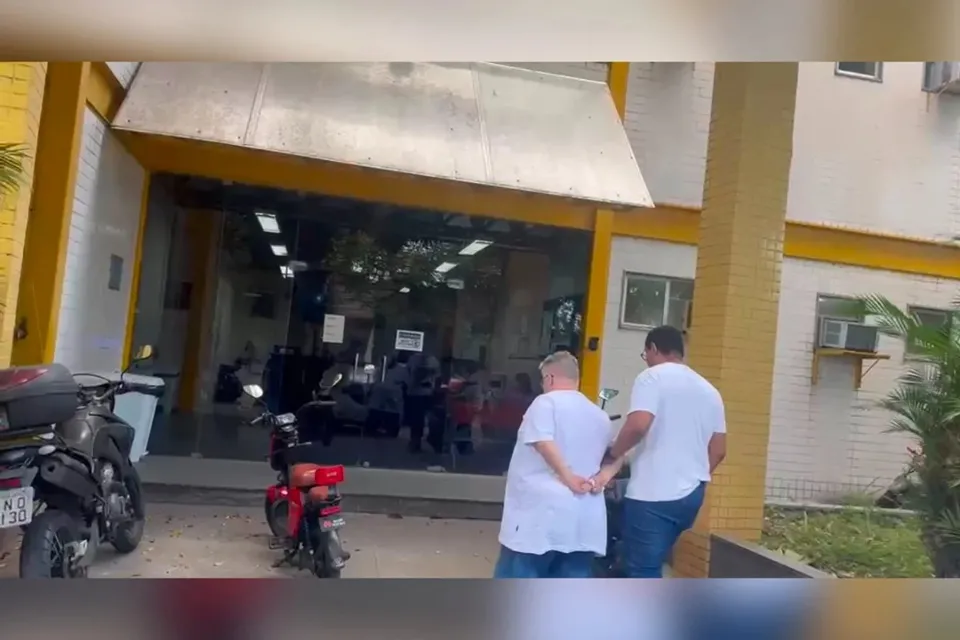 Líder religioso é preso por transformar fiéis em escravos sexuais