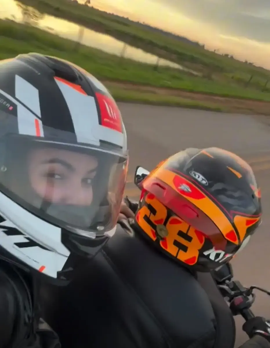 Casal acreano encara mais de mil km de moto até Cusco e grava aventura