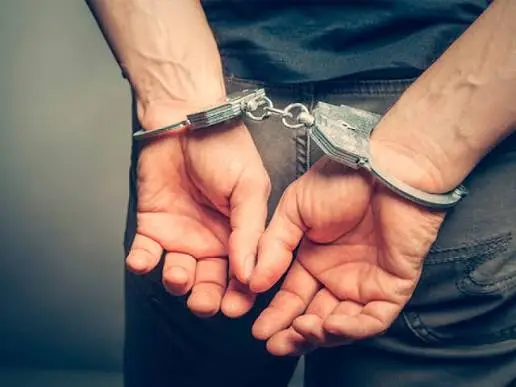 Homem é preso após ser flagrado com celular furtado durante Novenário em Cruzeiro do Sul