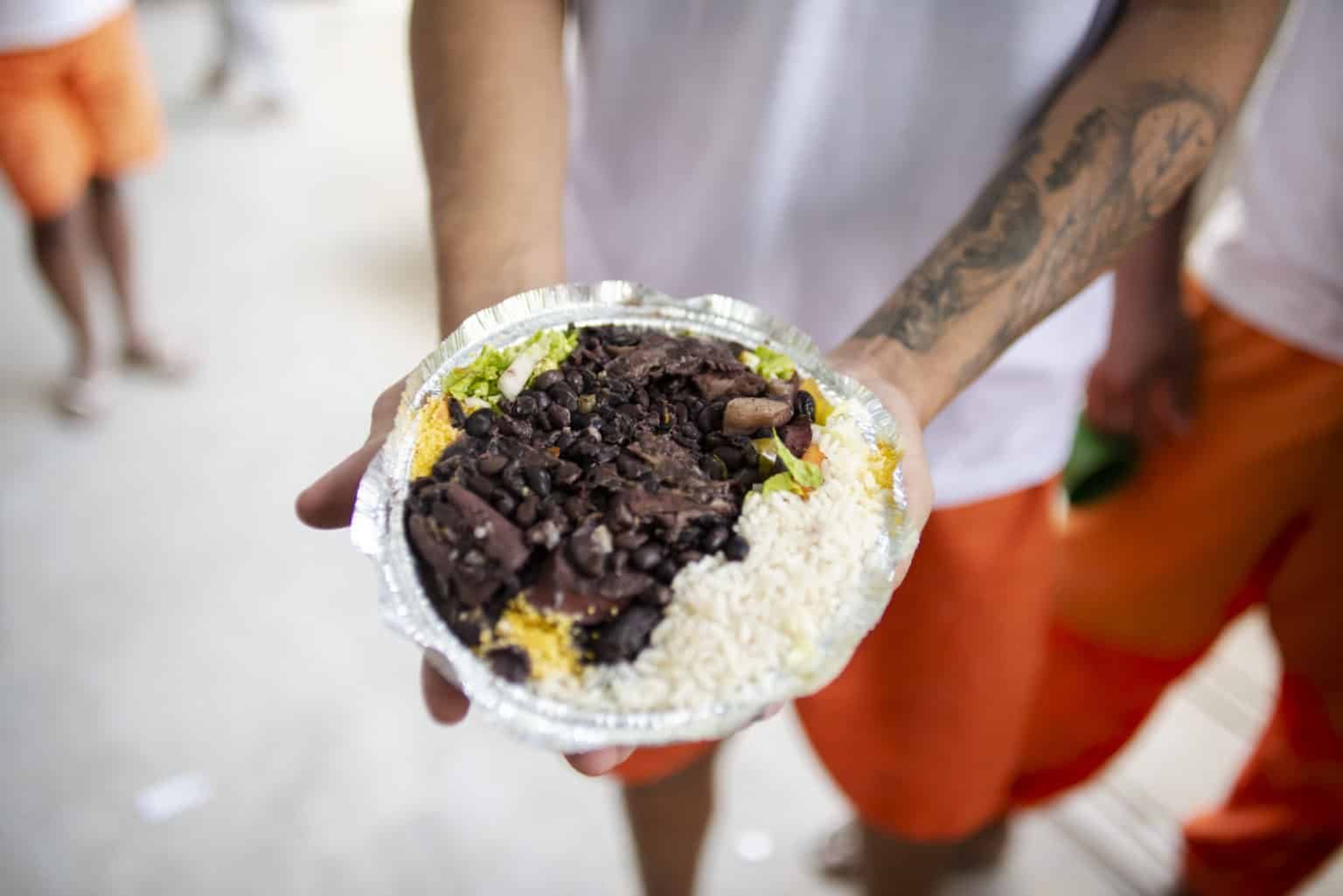 IAPEN dispensa licitação e contrata alimentação de presídio por R$ 11,1 milhões no AC