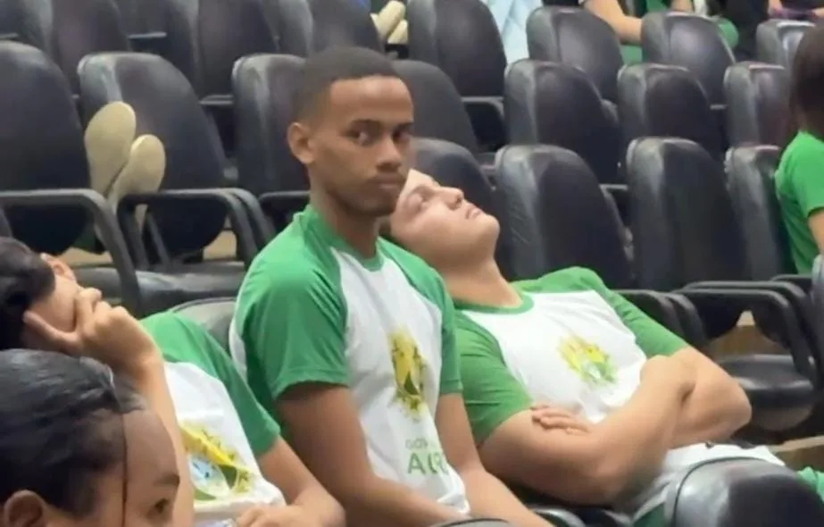 VÍDEO: ‘Entusiasmo e alegria’ de alunos na palestra de Pré-Enem viraliza em Cruzeiro do Sul