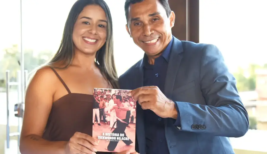 Enilson Amorim lança livro sobre a história do Taekwondo no Acre em Cruzeiro do Sul