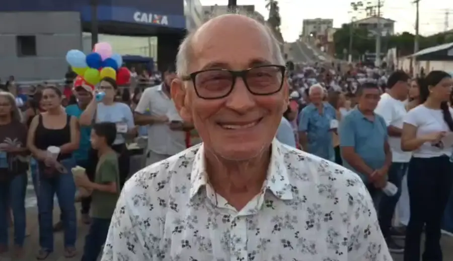 Aos 81 anos, Paulo Martins participa de mais uma procissão e agradece a Deus pela saúde
