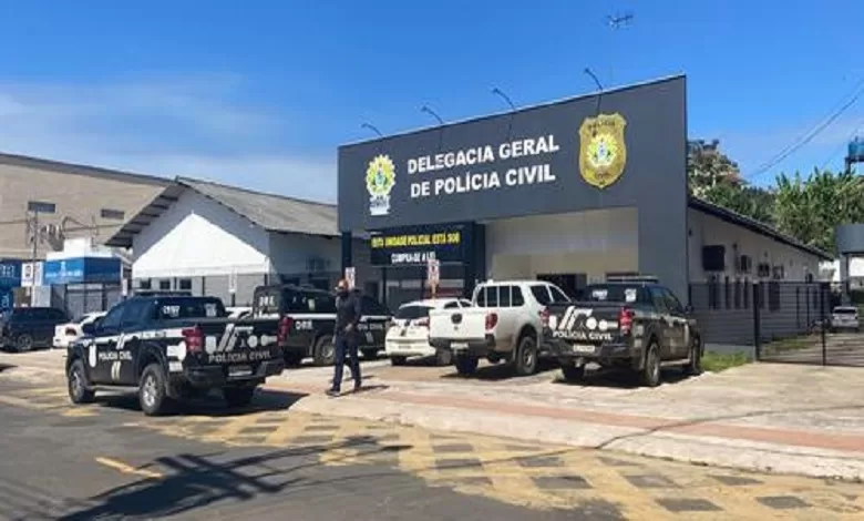 Suspeito furta objeto de loja próximo à Catedral em Cruzeiro do Sul