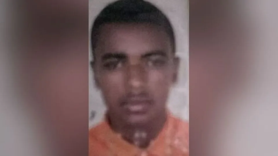 Homem é morto a tiros após passar a mão nas nádegas de amigo durante ‘brincadeira’