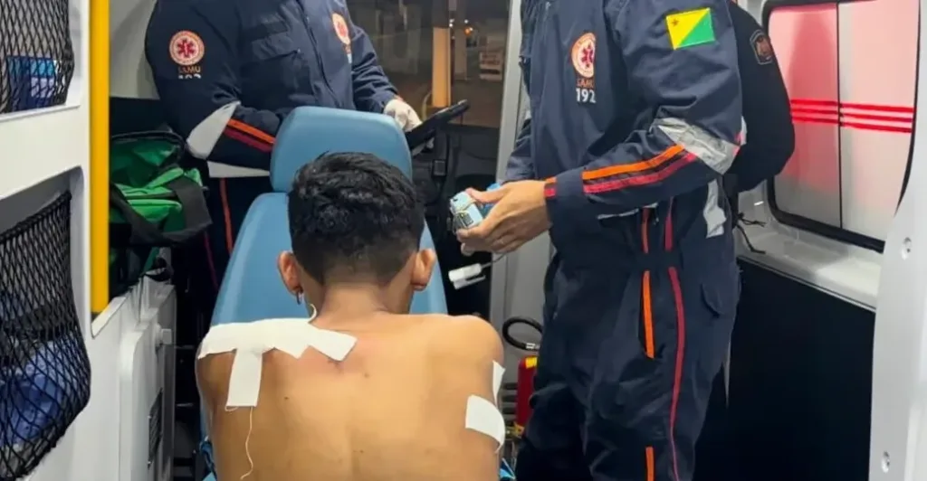 Polícia troca tiros com criminosos durante perseguição e adolescente fica ferido