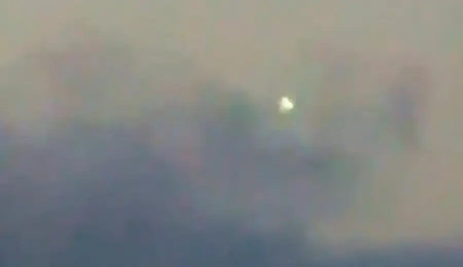 Luzes misteriosas chamam atenção no céu de Cruzeiro do Sul e intrigam moradores