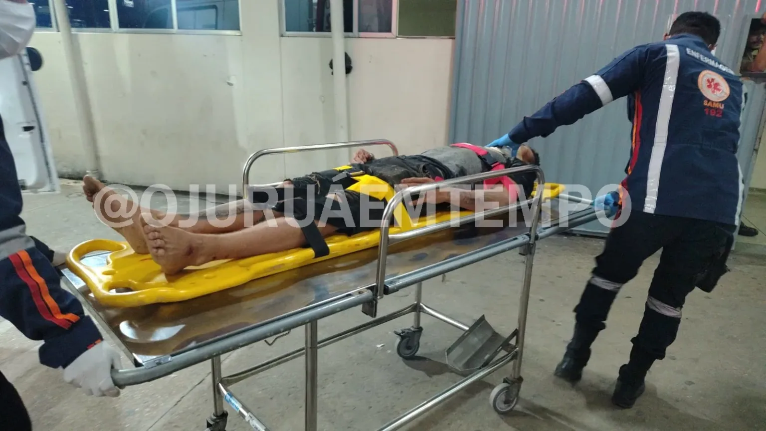 Três homens ficam feridos após motocicleta cair de ponte de seis metros no interior do Acre