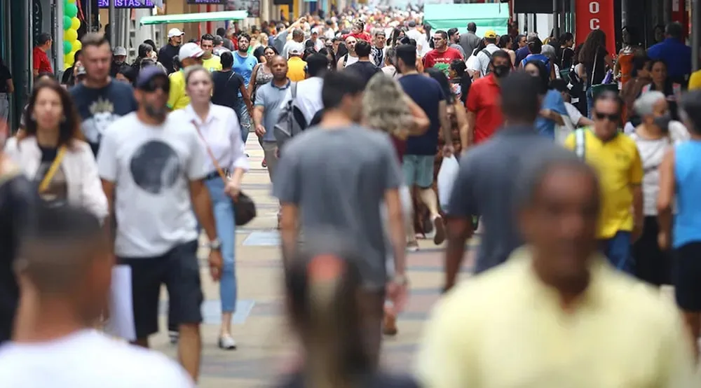 População do Acre cresce acima da média brasileira em 2026; estado registra alta de 0,39%