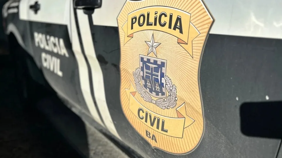Adolescente é apreendido após agredir, ameaçar e tentar estrangular a própria mãe
