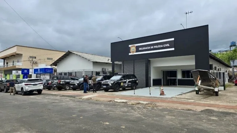 Pai, mãe e filho são presos por tráfico de drogas em Cruzeiro do Sul