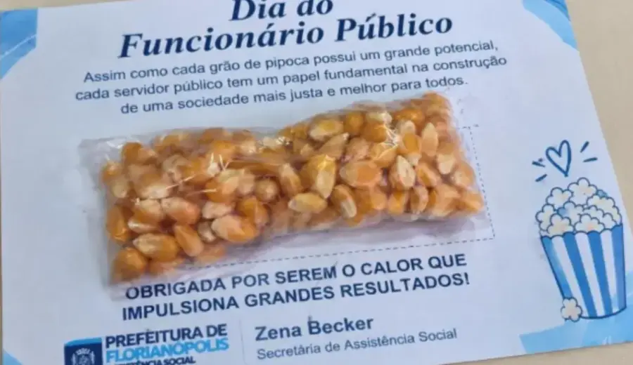 Pacote de milho de pipoca é entregue como presente a servidores e gera críticas em Florianópolis