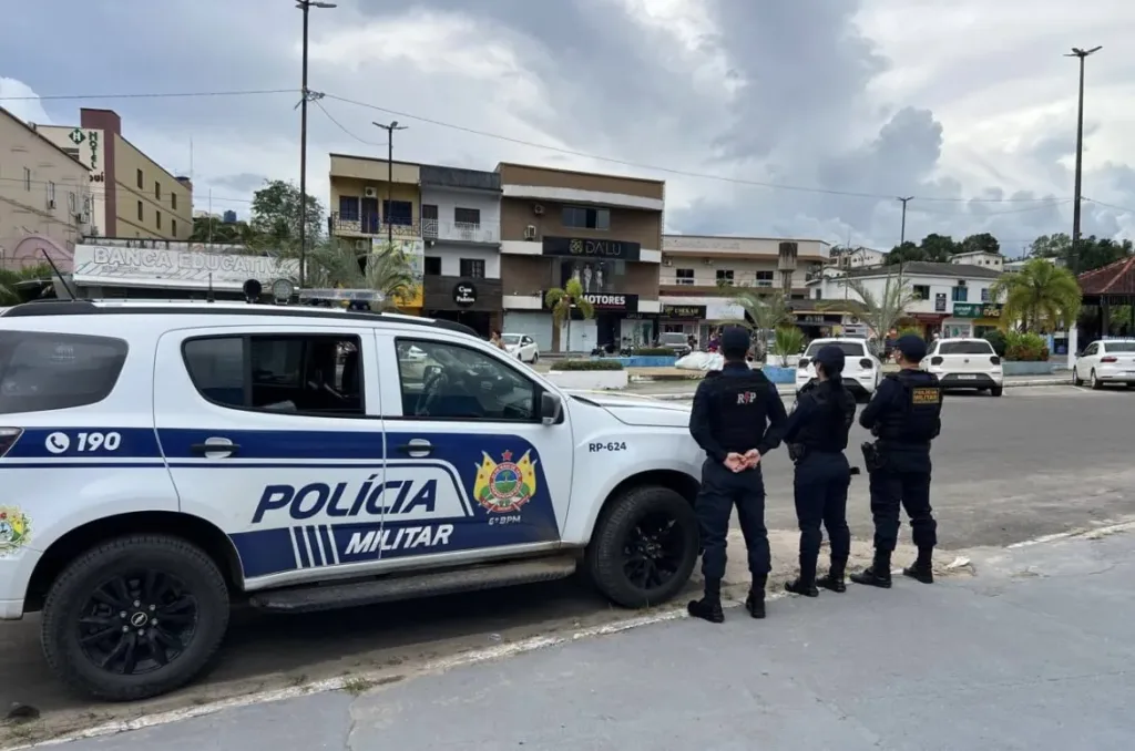 Jovem é preso após agredir tio e ameaçar matar a avó em Cruzeiro do Sul