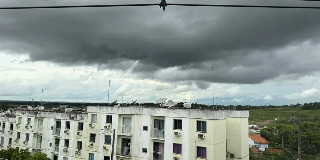Inmet mantém Acre em alerta para chuvas intensas e ventos de até 60 km/h nesta terça