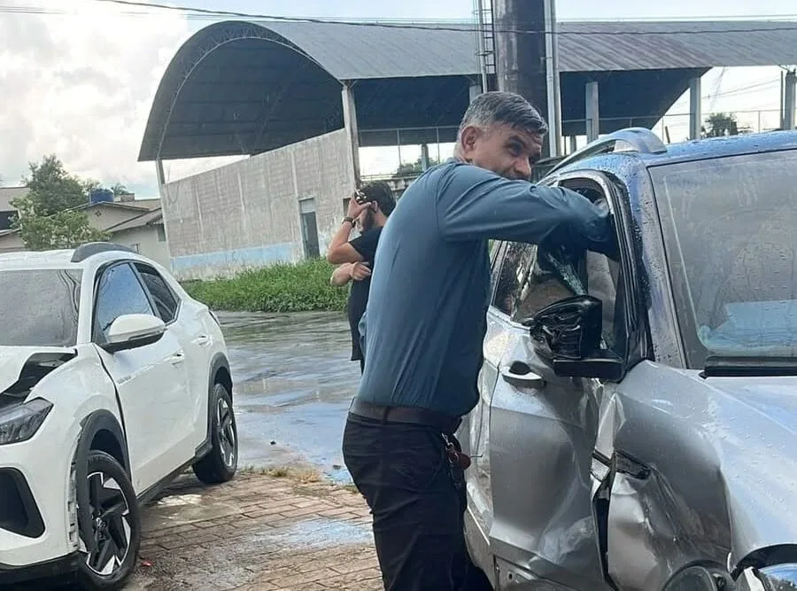 Vereador de Cruzeiro do Sul se envolve em acidente entre dois carros no Aeroporto Velho