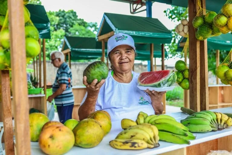 Rio Branco inaugura Feira da Agricultura Familiar com 30 tendas no Manoel Julião
