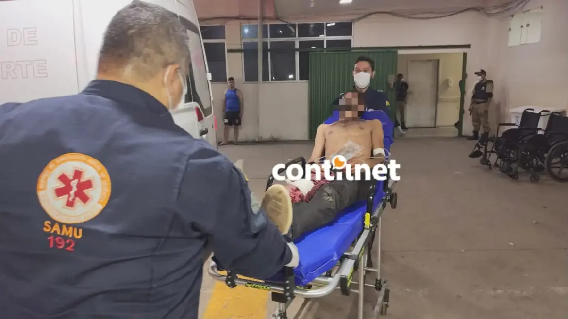 Homem tenta furtar bicicleta, cai sobre a própria faca e fica em estado grave