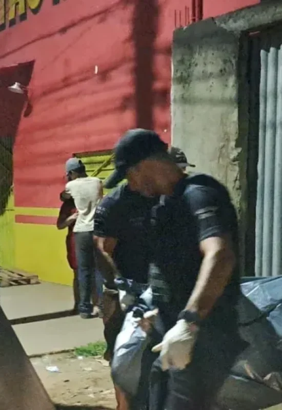 Sem roupas, homem é encontrado morto no quintal de residência no Acre