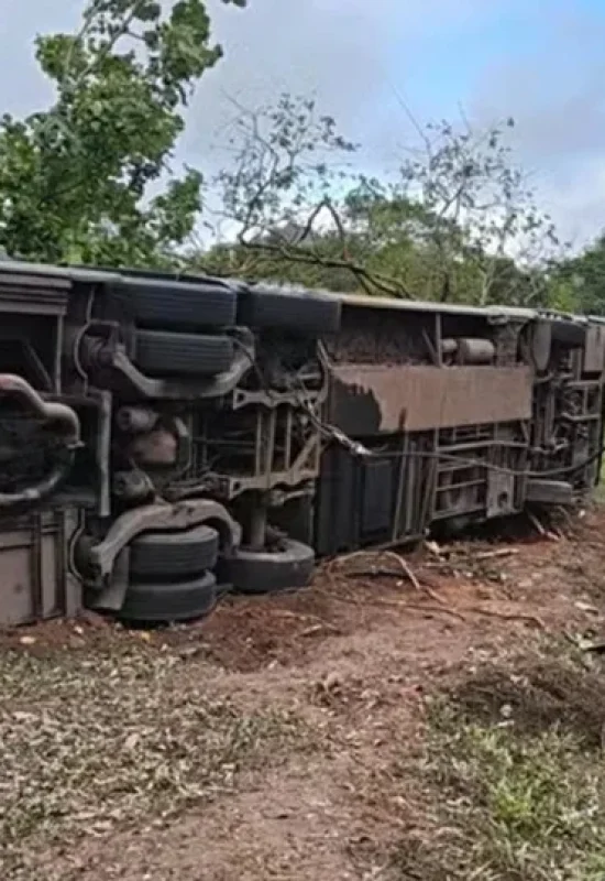 Mulher perde filha e irmã em acidente: “Morreram abraçadas”