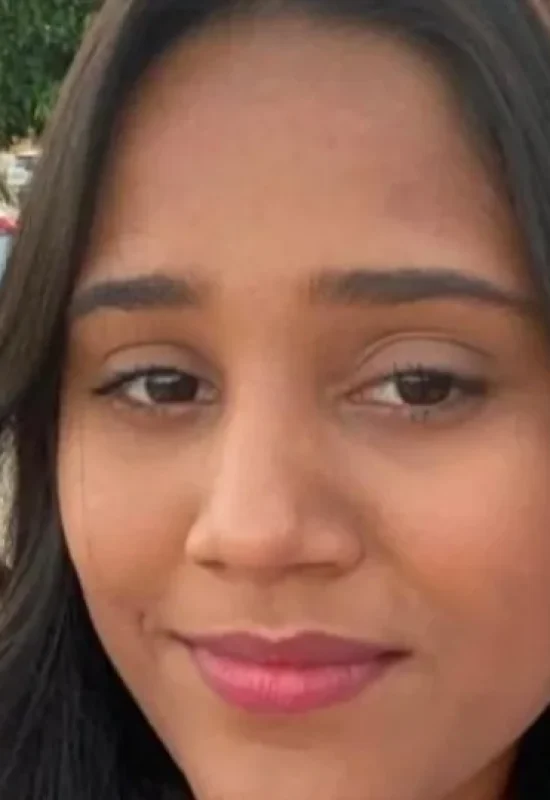 Adolescente de 16 anos morre após ser atingida por raio na área de casa