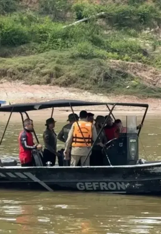 Buscas por Davi chegam ao sexto dia com apoio de sonar do Gefron e retroescavadeira