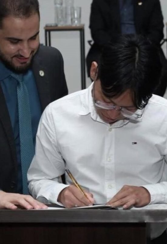 Indígena Huni Kuĩ é aprovado como docente no Ifac e faz história no Acre